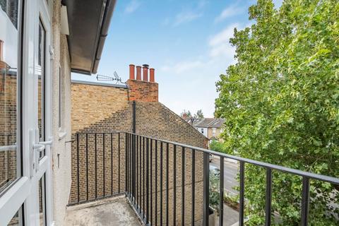 2 bedroom flat for sale, Hamilton Road, London SW19