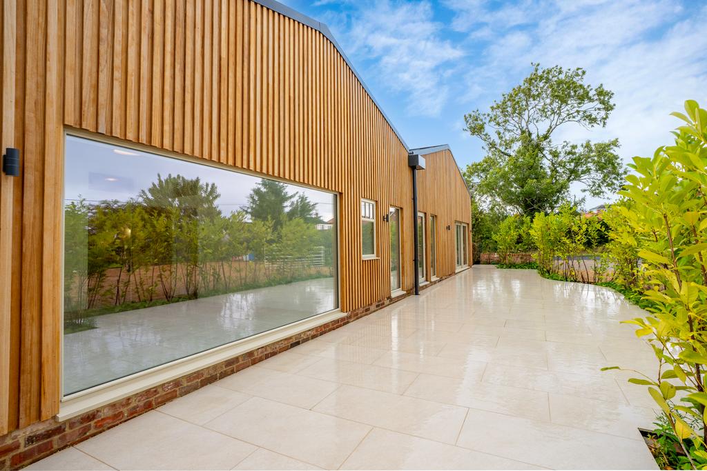Hawthronebarn46