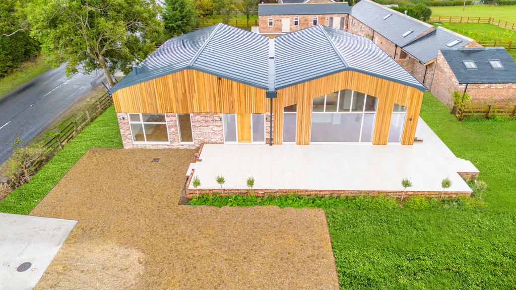 Hawthronebarn8dp