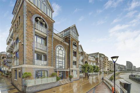 undefined, Clove Hitch Quay, SW11