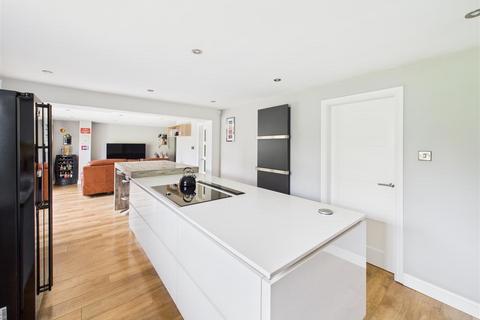 5 bedroom detached house for sale, Ingleton, Elloughton