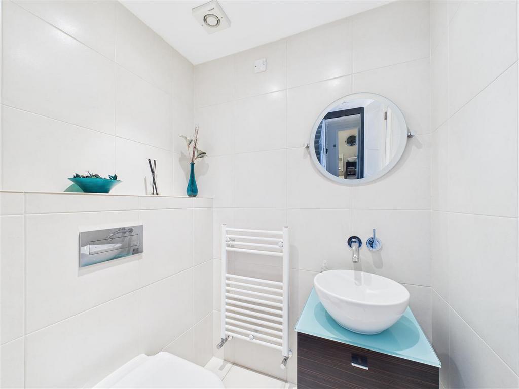 CAM03303 G0-PR0210-STILL033.jpg