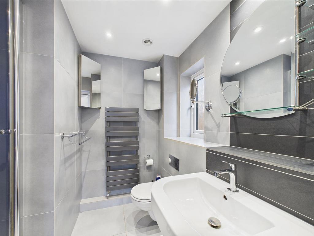 CAM03303 G0-PR0210-STILL004.jpg