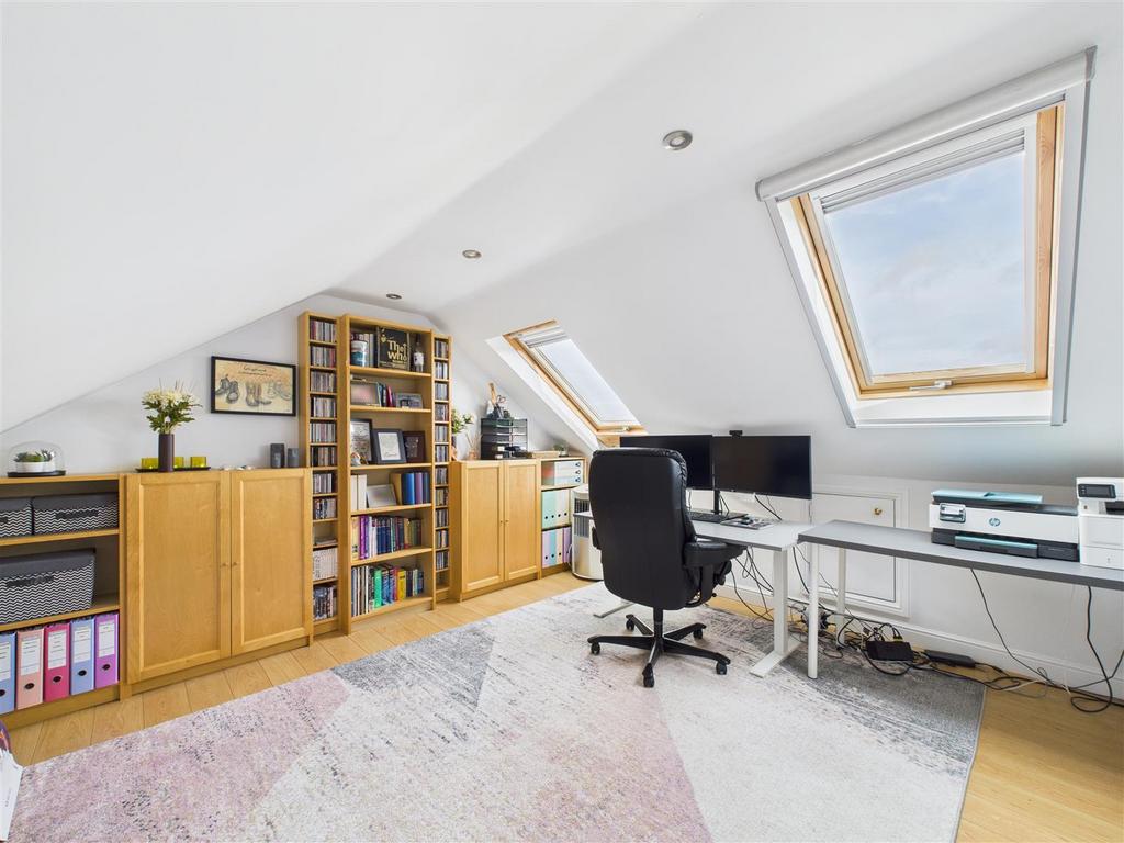 CAM03303 G0-PR0210-STILL001.jpg