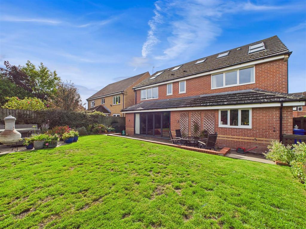 CAM03303 G0-PR0210-STILL017.jpg