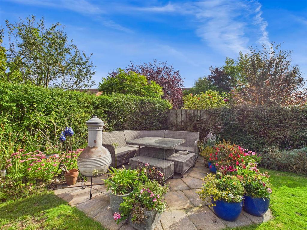 CAM03303 G0-PR0210-STILL018.jpg