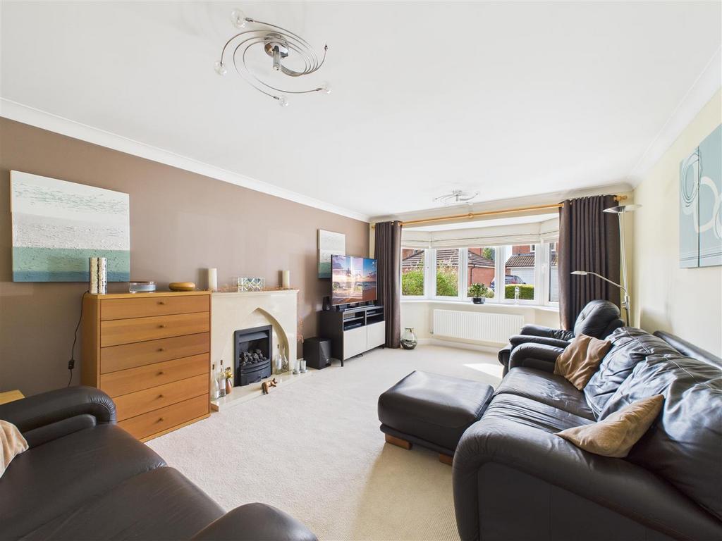 CAM03303 G0-PR0210-STILL022.jpg