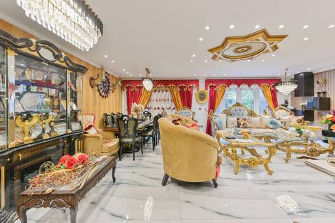 5 bedroom end of terrace house for sale, Cherry Garth, Brentford, TW8