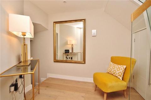 Flat 1, 14 Quarry Street, Guildford, GU1 3UY