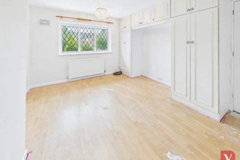 undefined, Kendale Road, Luton LU4