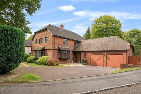 4 bedroom detached house for sale, Grove Shaw, Kingswood