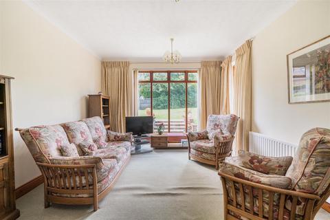 4 bedroom detached house for sale, Grove Shaw, Kingswood
