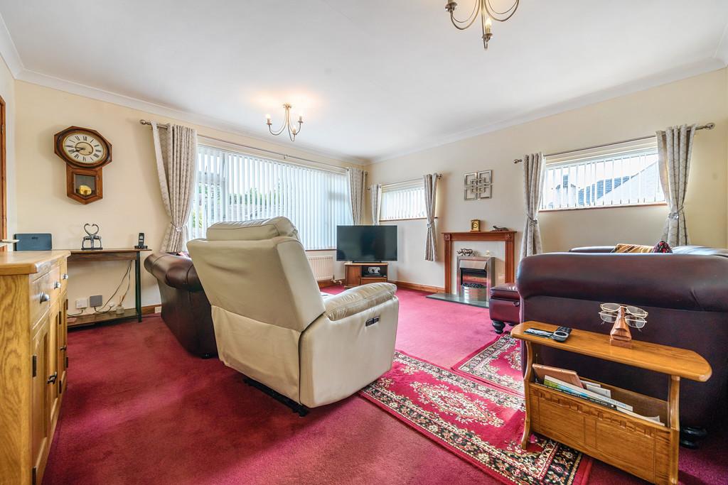 Living room / dining room