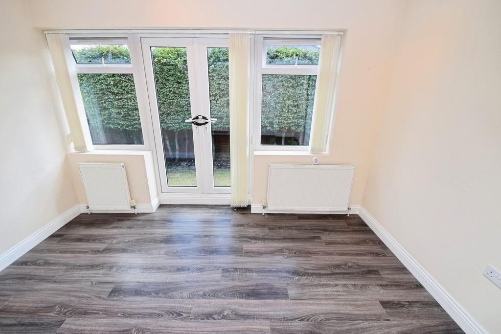 2fd8e246-Sunroom