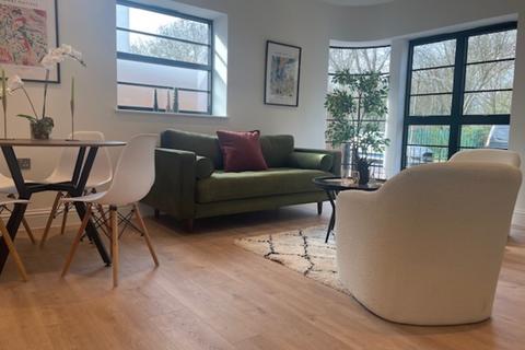 undefined, Hollyfield Road, Surbiton KT5