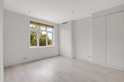 3 Warwick Road, London, SE20 7YN