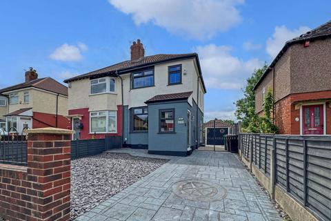 2 bedroom semi-detached house for sale, Sandileigh Avenue, Brinnington