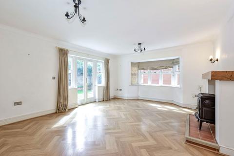 undefined, Watford Heath, Watford WD19