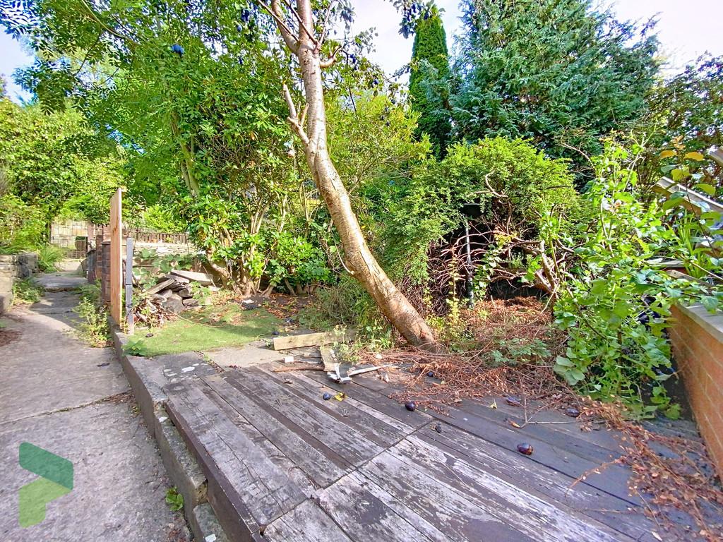Additional Garden to Front of Property