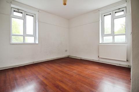 2 bedroom flat to rent, Chagford House, Bromley-By-Bow, London E3