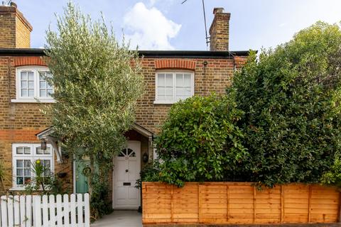 undefined, Sandpits Road, Richmond, TW10