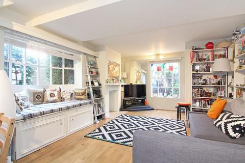 undefined, Sandpits Road, Richmond, TW10