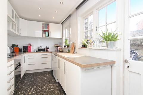 undefined, Sandpits Road, Richmond, TW10