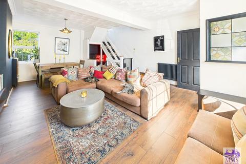 107 Peacock Street, Gravesend, DA12 1EQ
