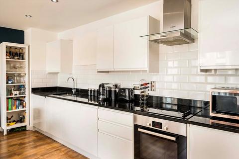 2 bedroom flat for sale, Milner Road, London SW19