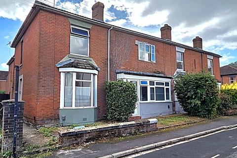 undefined, Avenue Road