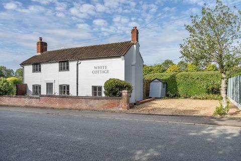 undefined, Kirstead Green, Kirstead