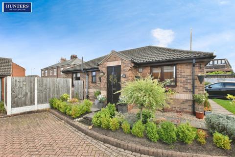 2 bedroom detached bungalow for sale, Poplar Grove, Scotter, Gainsborough