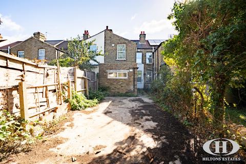15 Mount Avenue, Southall, UB1 2LH