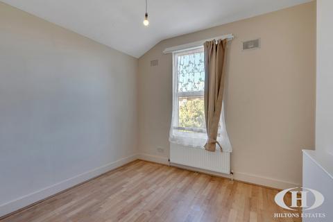 15 Mount Avenue, Southall, UB1 2LH