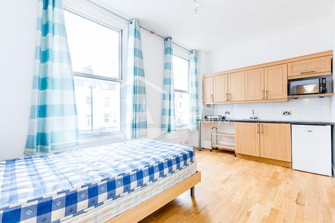 Studio to rent, Brecknock Road, Camden Town, London