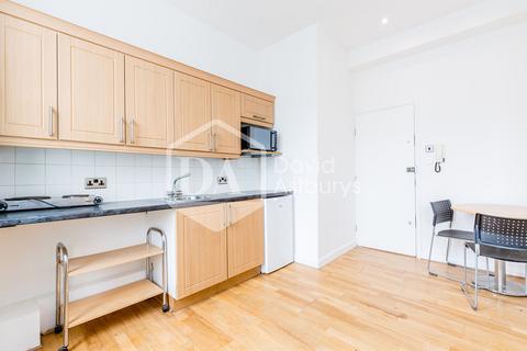 Studio to rent, Brecknock Road, Camden Town, London