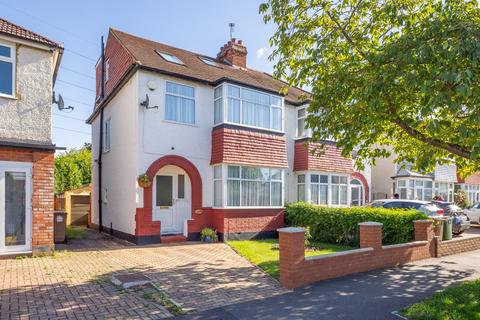 Hamilton Avenue, Sutton SM3
