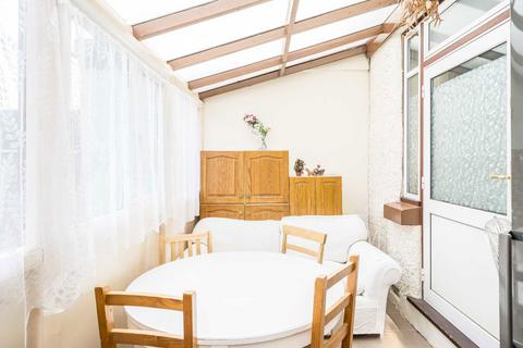 3 bedroom house for sale, Fishponds Road, London SW17
