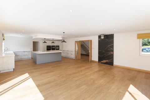 4 bedroom detached house to rent, Frie Baton, St Saviour's