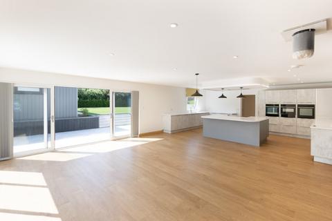 4 bedroom detached house to rent, Frie Baton, St Saviour's