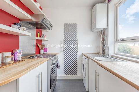 2 bedroom flat to rent, Clapham Road, Oval, London, SW9