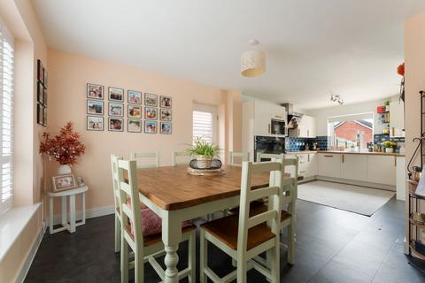 2 Hannah Way, Longhedge, Salisbury, SP4 6SY
