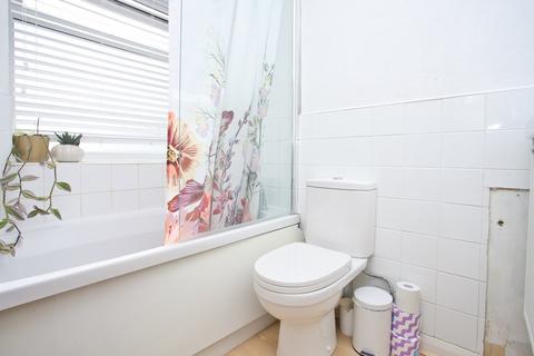 17 The Durlocks, Folkestone, CT19 6AH