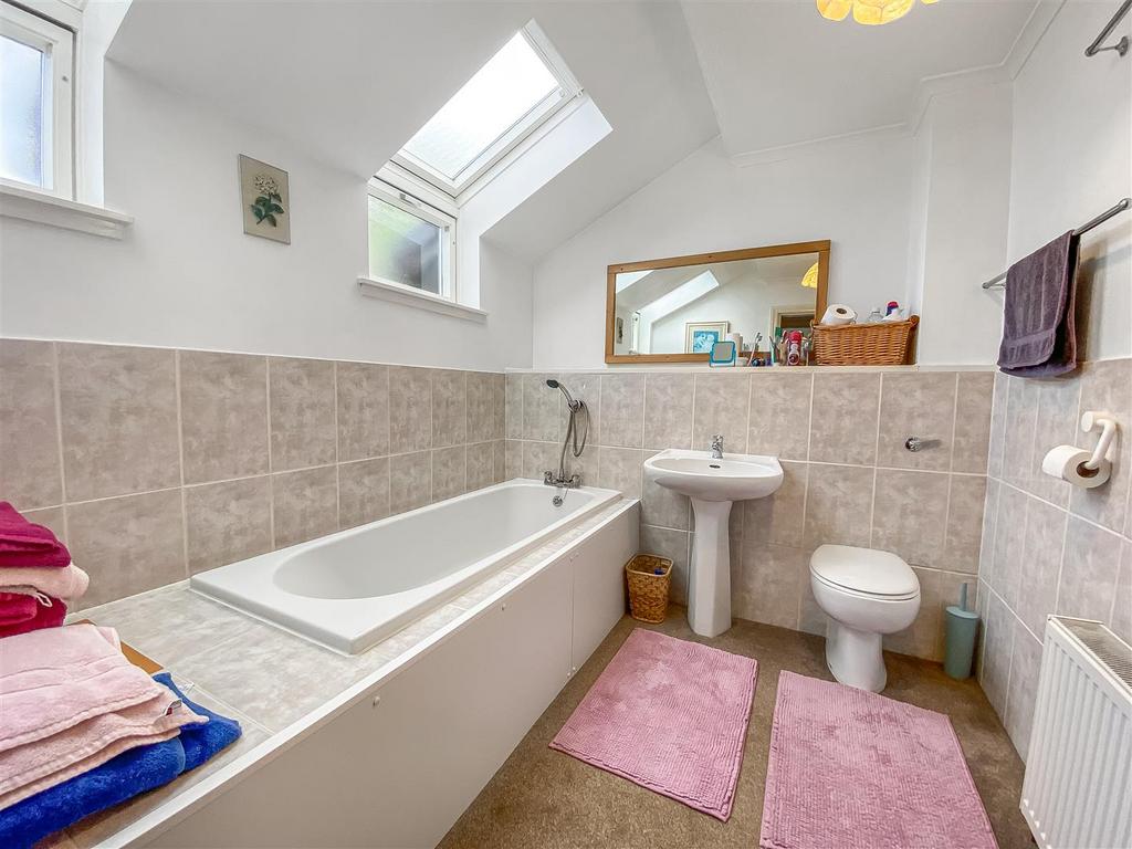 Bathroom.jpg