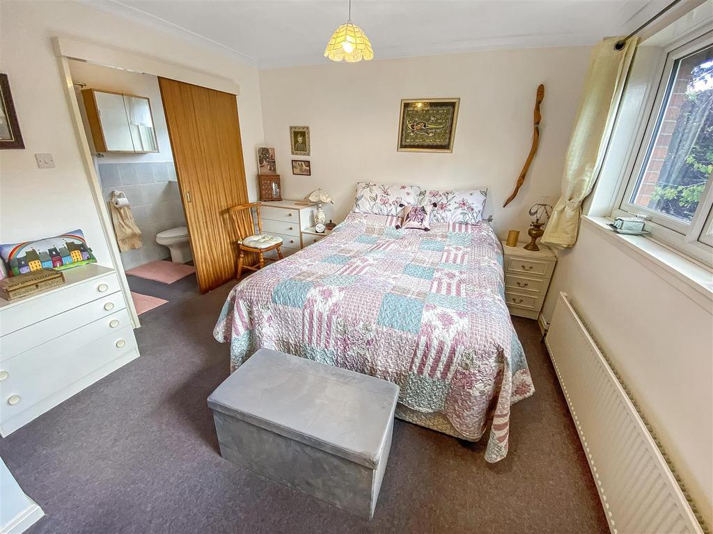Bedroom One (2).jpg