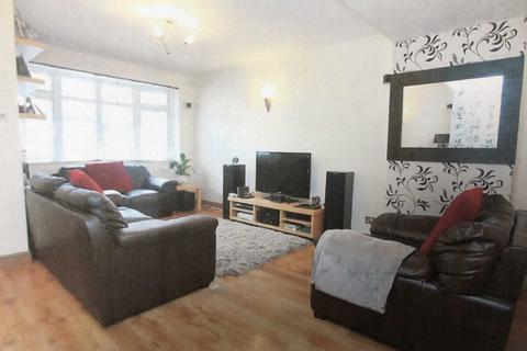 4 bedroom house for sale, Mead Road, London HA8