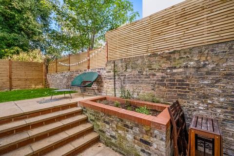 2 bedroom flat to rent, Middleton Road, London