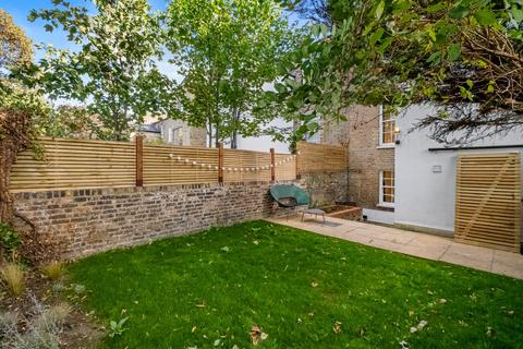 2 bedroom flat to rent, Middleton Road, London