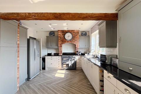 4 bedroom detached house for sale, Rugeley Road, Burntwood, WS7 9BJ