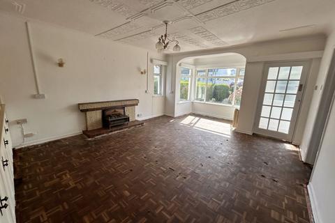 2 bedroom detached bungalow for sale, Hafod Road West, Penrhyn Bay